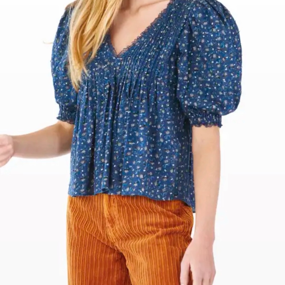 Hunter Bell MIA puff sleeve top size medium